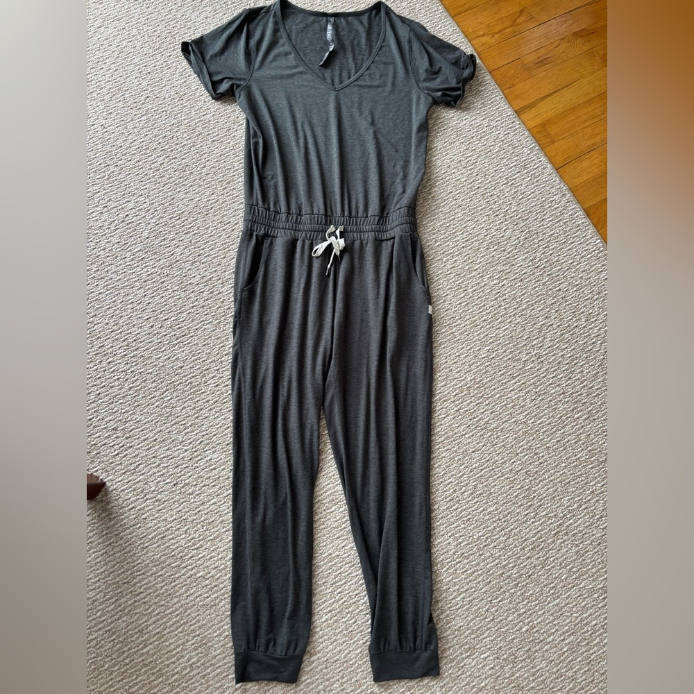Vuori Charcoal Gray all day jumpsuit large